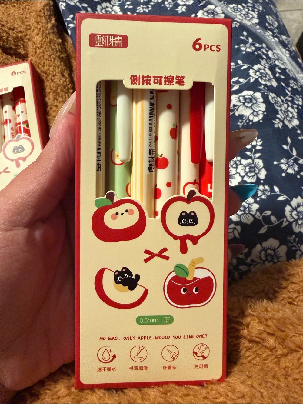 Cute Apple-Themed Gel Pens - 6 Pack (Red, White, Green)
